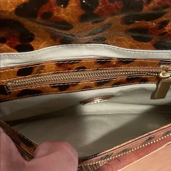 Tory Burch Leopard-Print Patent Leather Shoulder Bag with Gold Logo - Picture 9 of 11